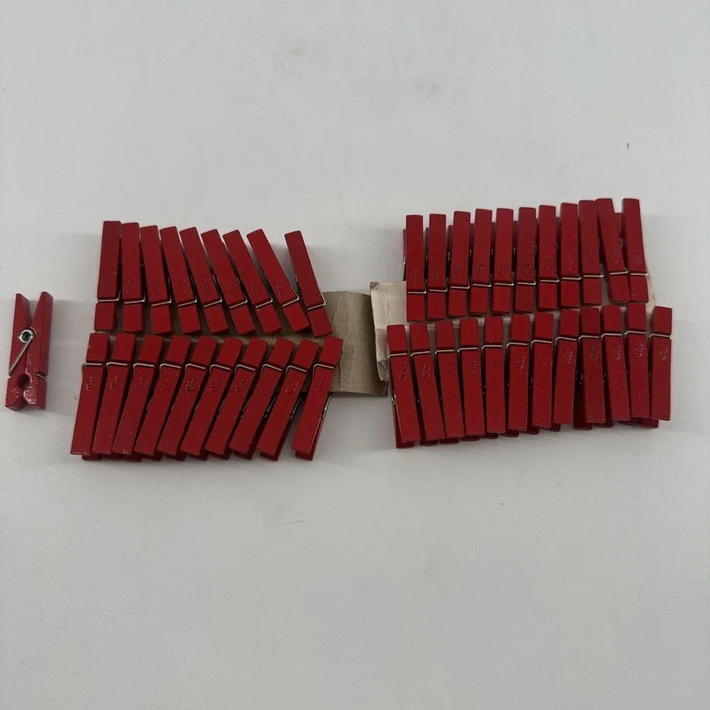 Dept 56 Red Clothespins Picture Holders‎ 43 Total Hangars 1.5